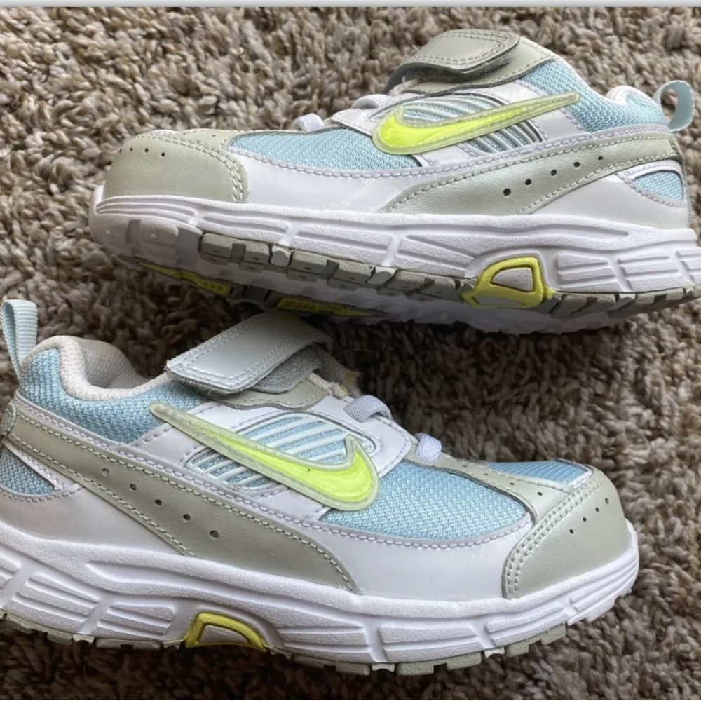 Velcro toddler girl neon Nike swish running shoes sz 10 A1